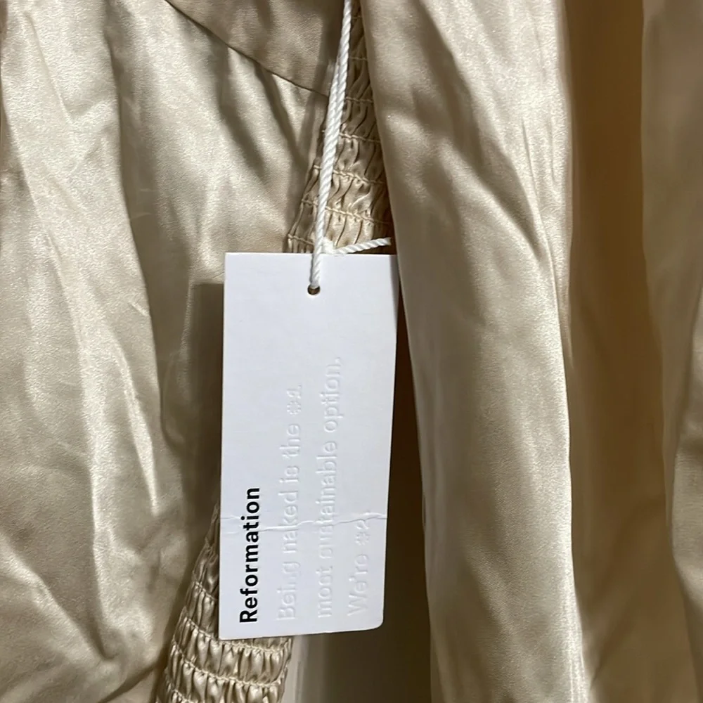💖 NWT Reformation 100% Silk Roe Puff Sleeve Shirred Blouse in Champagne Gold